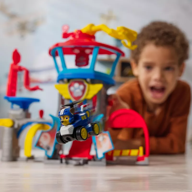 PAW Patrol : Air Rescue, Pup Squad Adventure Bay Airport Playset, mit Chase-Spielzeugauto & Fahrzeugwerfer, Kinderspielzeug für Jungen und Mädchen ab 3 Jahren