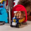 PAW Patrol : Air Rescue, Pup Squad Adventure Bay Airport Playset, mit Chase-Spielzeugauto & Fahrzeugwerfer, Kinderspielzeug für Jungen und Mädchen ab 3 Jahren