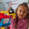 PAW Patrol : Air Rescue, Pup Squad Adventure Bay Airport Playset, mit Chase-Spielzeugauto & Fahrzeugwerfer, Kinderspielzeug für Jungen und Mädchen ab 3 Jahren