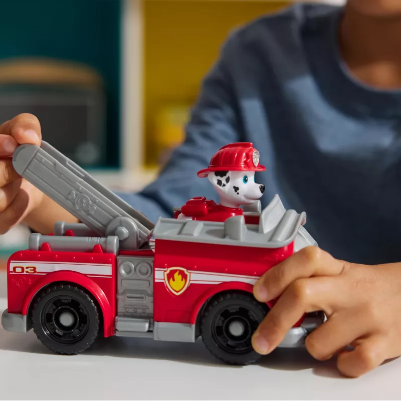 PAW Patrol, Marshalls Feuerwehrauto, Spielfahrzeug mit sammelbarer Actionfigur, nachhaltig hergestelltes Kinderspielzeug für Jungen und Mädchen ab 3 Jahren