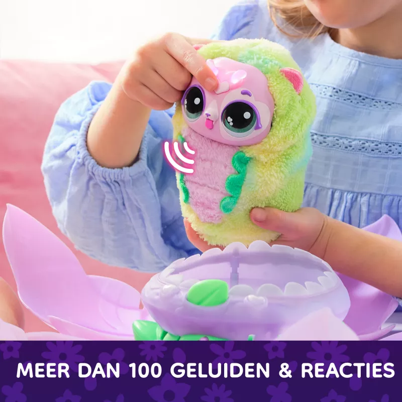 Hatchimals Bloomables by , Kittyfly Überraschungsspielzeug, interaktives Plüschtier mit wiederholbarer doppelter Enthüllung, über 100 Geräusche und Reaktionen für Rollenspiele (Stile variieren), elektronische Haustiere für Kinder ab 5 Jahren