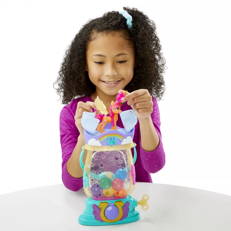 My Little Pony : Eine neue Generation – Film-Sparkle Reveal Laterne Sunny Starscout – Leuchtspielzeug mit 25 Teilen, Überraschungen