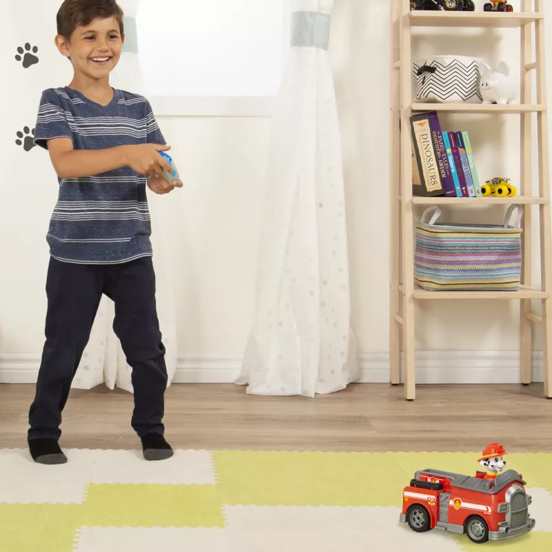 PAW Patrol , Marshall ferngesteuerter Feuerwehrwagen mit 2-Wege-Lenkung, für Kinder ab 3 Jahren