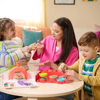 Kinetic Sand, SquishPizza Aufgehender Pizzaofen Spielset, Kreative Ostergeschenke, Enthält 1 lb formbaren Spielsand & 5 Werkzeuge, Spielzeuglebensmittel Kunsthandwerk Kinderspielzeug