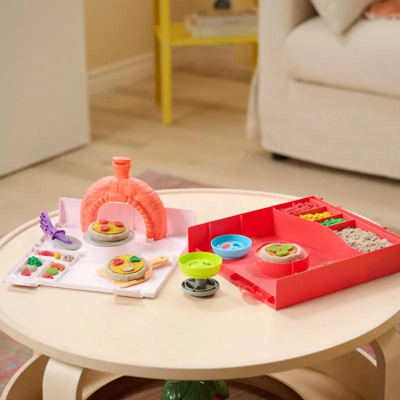 Kinetic Sand, SquishPizza Aufgehender Pizzaofen Spielset, Kreative Ostergeschenke, Enthält 1 lb formbaren Spielsand & 5 Werkzeuge, Spielzeuglebensmittel Kunsthandwerk Kinderspielzeug
