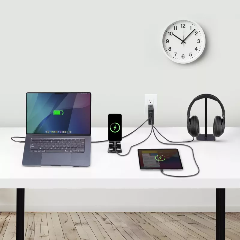 StarTech.com 140W USB-C-Wandladegerät, 3x USB-C/1x USB-A, PD 3.1 Internationales GaN-Netzteil für MacBook/Dell XPS/Inspiron
