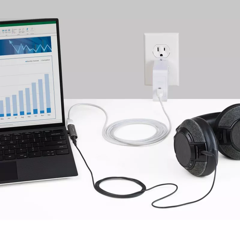 StarTech.com USB-C Audio- & Ladeadapter - USB-C-Audioadapter mit 3,5-mm-TRRS-Headset-Anschluss und 60-W-USB-Typ-C-Power-Delivery-Durchgangsladung – für USB-C-Telefone/Tablets/Laptops