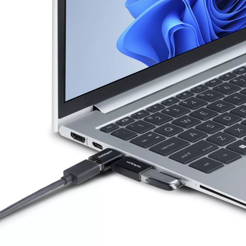 StarTech.com abgewinkelter USB-C-auf-USB-A-Adapter, USB 5 Gbit/s, kompakter USB-C-Stecker auf USB-A-Buchse-Adapter, Metallgehäuse, Stecker/Buchse