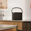 Bang & Olufsen Beosound A5 tragbarer Lautsprecher, Dark Oak (Abdeckung und Griff)