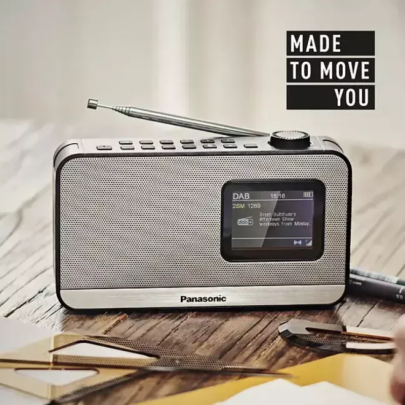 Tragbares Radio Panasonic RF-D15 Digitaler Tuner DAB+ FM 3W