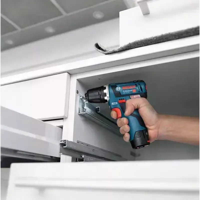 Bosch 1 x GBA 12V 2,0Ah + 1 x GBA 12V 4,0Ah + GAL 12V-40 Professional Ladegerät Haushaltsakku AC