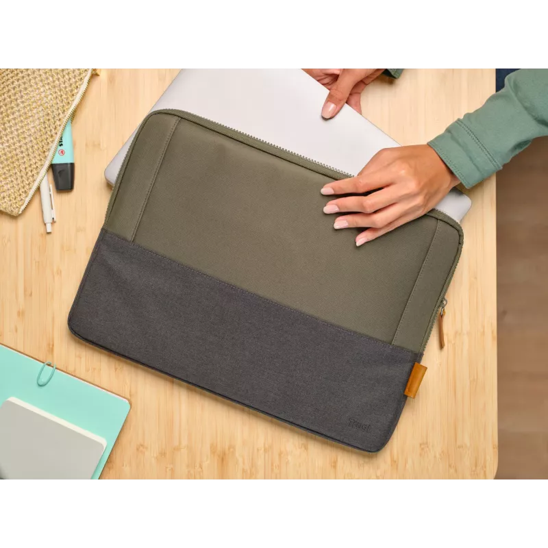 Sleeve case Trust Lisboa 40.6 cm 16 inch Grün