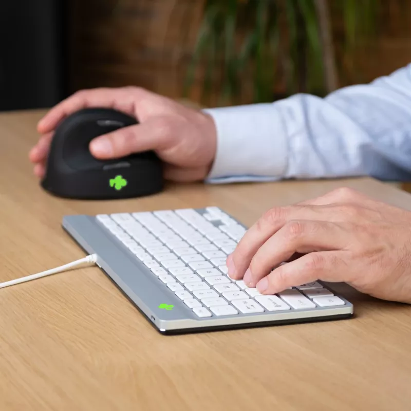 R-Go Tools Ergonomische Tastatur R-Go Compact Break, kompakte Tastatur mit Pausensoftware, QWERTY (US), kabelgebunden, weiß
