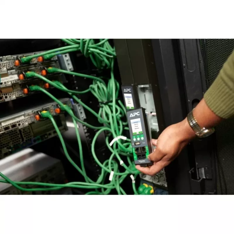 APC NetShelter Rack PDU Advanced, Metered, 3-phasig, 11 kW 400 V 16 A oder 11,5 kW 415 V 20 A, 42 Ausgänge, IEC309