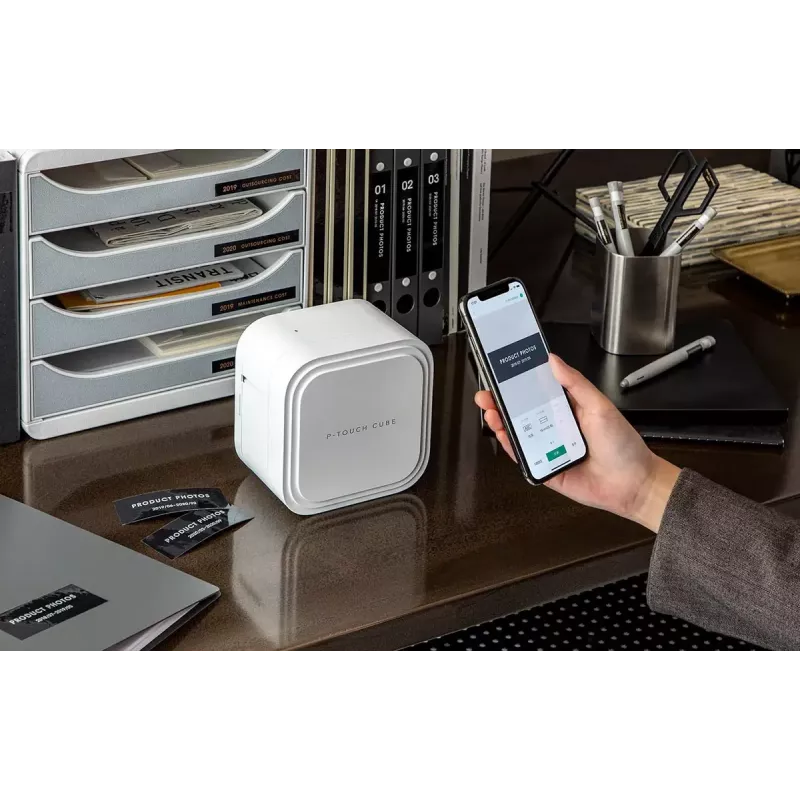 Brother P-touch CUBE Pro (PT-P910BT) wiederaufladbarer Etikettendrucker mit Bluetooth