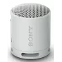Sony SRS-XB100 – Drahtloser Bluetooth-Lautsprecher, tragbar, robust IP67 wasser- und staubdicht, 16 Stunden Akku, umweltfreundlich, für Outdoor und Reisen in Hellgrau