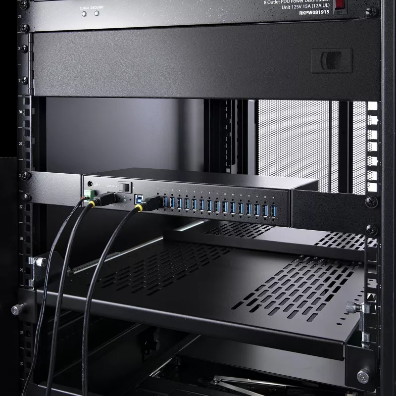StarTech.com 16-Port Industrial USB 5Gbps Hub mit Netzteil, Metallgehäuse, montierbar, ESD-Schutz, Klemmleisten-Stromversorgung, USB-Ladefunktion, Dual-Host-Umschalter – TAA