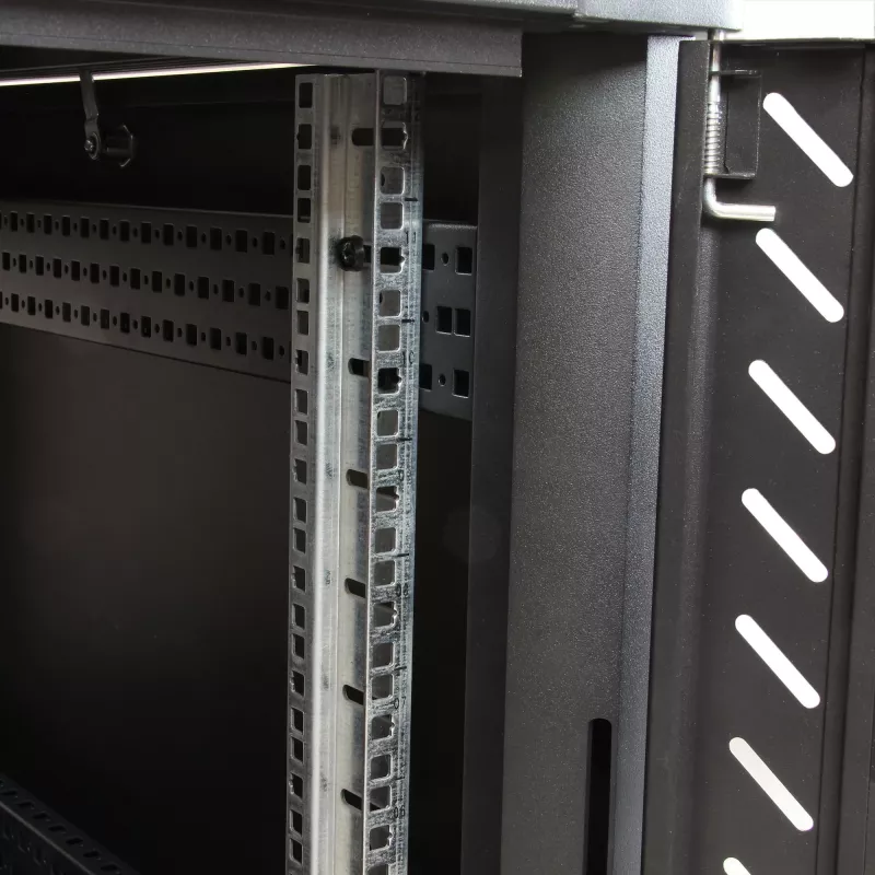 StarTech.com 4-Pfosten 12U Serverschrank, abschließbarer 19-Zoll-Datenschrank für Computer-/AV-/IT-Ausrüstung, Büro-/Heimnetzwerk-Rack mit Rollen & verstellbaren Montageschienen