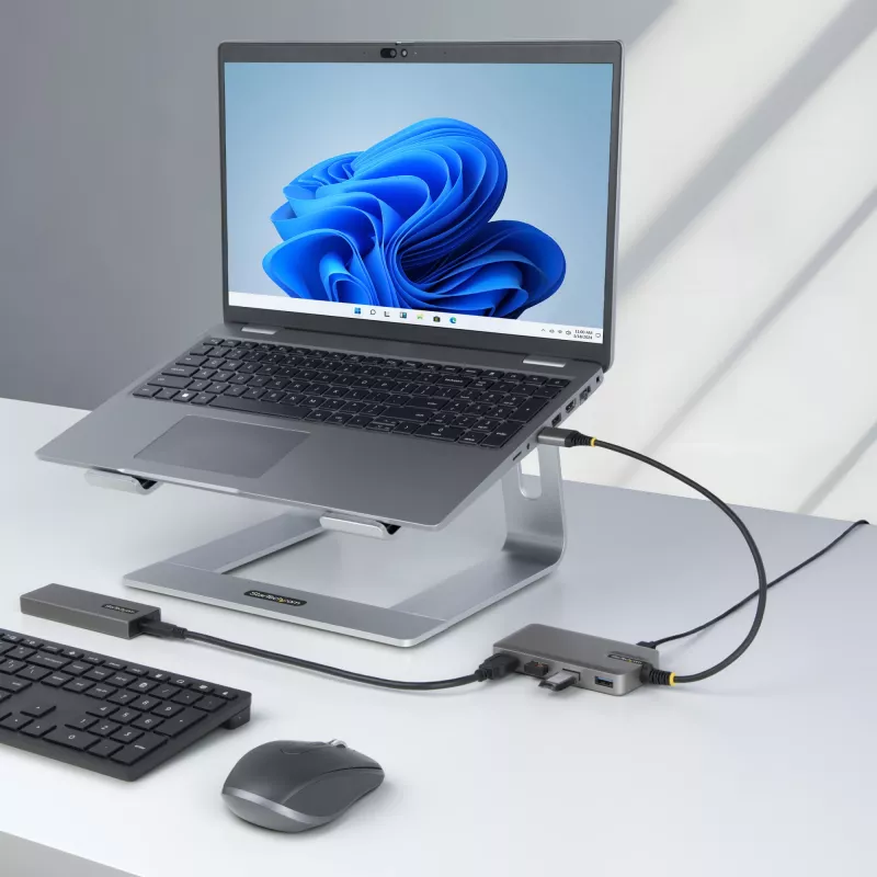 StarTech.com 4-Port USB-Hub – USB 3.0 5 Gbit/s, busbetrieben, USB-A auf 4x USB-A-Hub mit optionalem Hilfsstromeingang – tragbarer Desktop-/Laptop-USB-Hub, 30-cm-Kabel, USB-Erweiterungshub