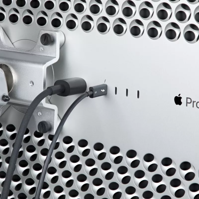 StarTech.com 2.6ft (80cm) Thunderbolt 5 Kabel, 80 Gbit/s/ bis zu 120 Gbit/s, 240 W PD, 8K 60 Hz, zertifiziertes Thunderbolt-Kabel – kompatibel mit Thunderbolt 4/USB4/USB-C