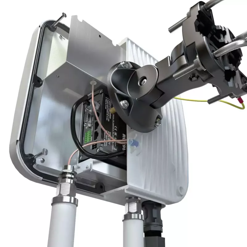 Directional-Netzwerkantenne QuWireless QuMax PoE/LAN, Mehrband 0,694–2,7 GHz & 2,4–2,5 GHz, max. Gewinn 6 dBi, vertikale Polarisation