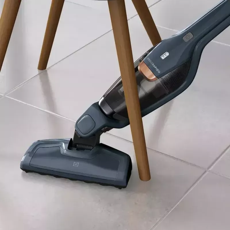 Electrolux EERC75DB 2-in-1-Stabstaubsauger Akku Trocken Zyklon Beutellos 0,5 L Blau 1,5 Ah