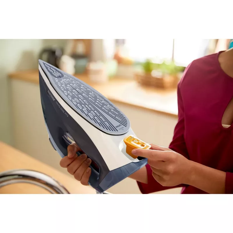 Dampf- & Trockenbügeleisen Philips DST7030/20 — 2800 W, 0,3 l Tank, 50 g/min Dauerdampf, 250 g/min Dampfstoß, SteamGlide Plus Bügelsohle