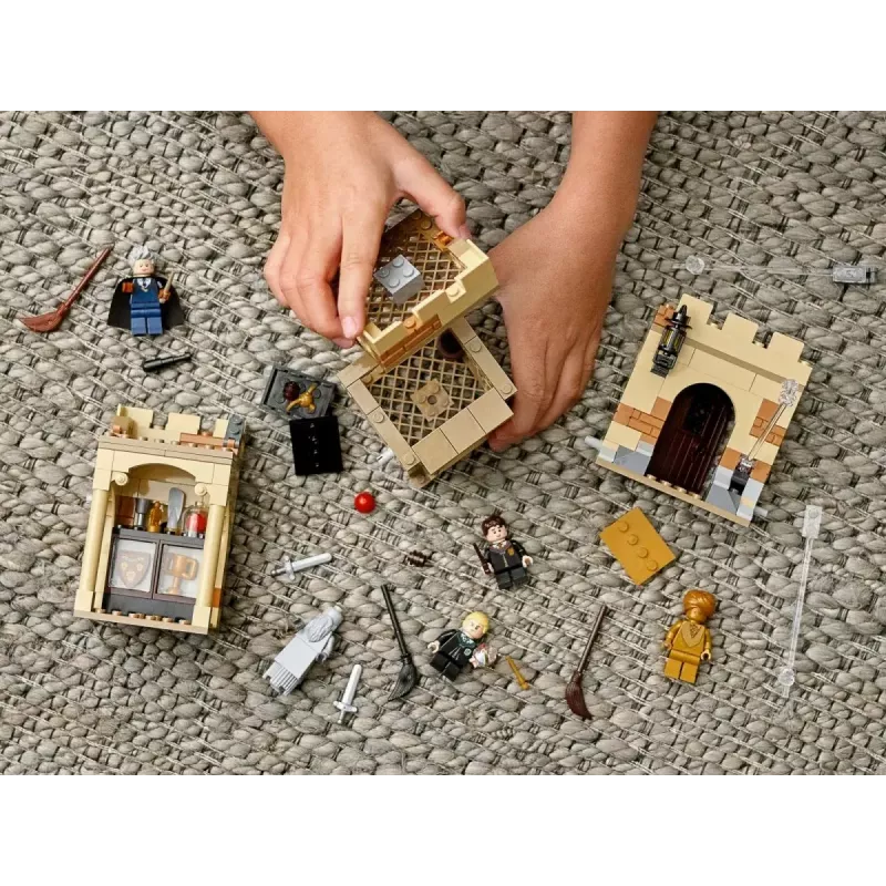 LEGO Harry Potter Set Hogwarts Erste Flugstunde 76395 mit Harry und Draco Minifiguren