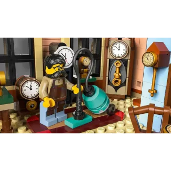 LEGO Icons Bauset 10350 Tudor Corner House — 3.266 Teile, 8 Minifiguren, Alter 18+, 260×250×310 mm