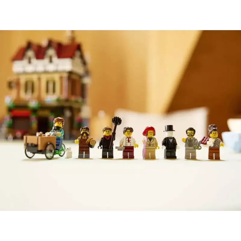 LEGO Icons Bauset 10350 Tudor Corner House — 3.266 Teile, 8 Minifiguren, Alter 18+, 260×250×310 mm