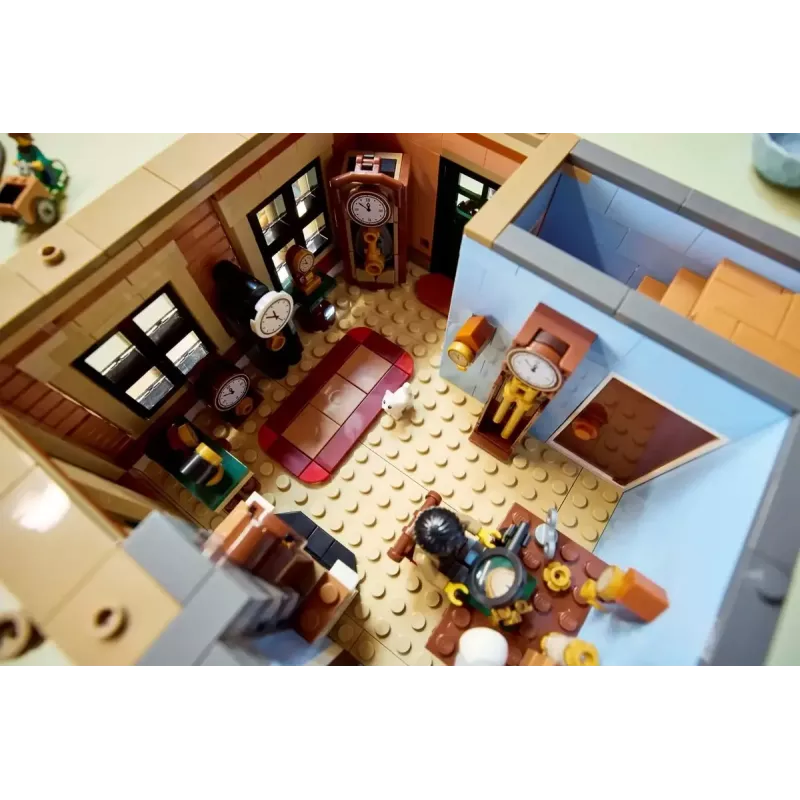 LEGO Icons Bauset 10350 Tudor Corner House — 3.266 Teile, 8 Minifiguren, Alter 18+, 260×250×310 mm
