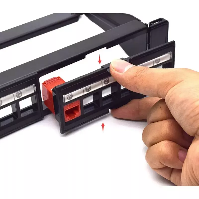 Techly Modularer Patchpanel 24 Plätze UTP mit herausnehmbaren Modulen 1HE Schwarz