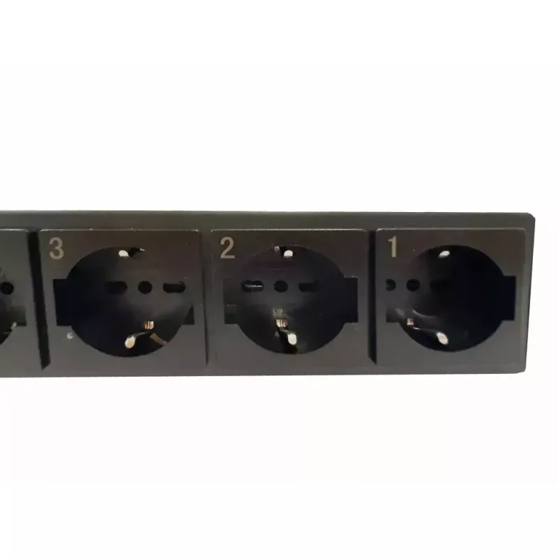 Techly 8-fach 19 Zoll Rack Power Strip mit 8 EIN/AUS-Schaltern 1,5HE