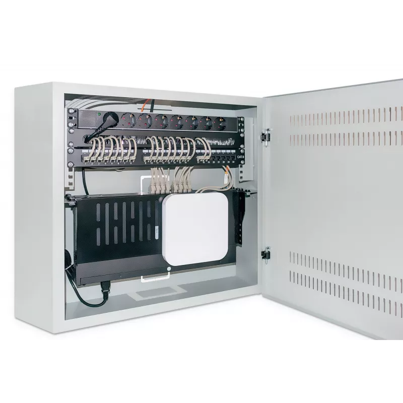 Intellinet Low-Profile 19 Zoll Wandgehäuse mit 4U horizontalen und 2U vertikalen Schienen – schlank, platzsparendes Gehäuse mit nur 170 mm Tiefe, ideal für AV-, Multimedia- und Überwachungsanwendungen, montiert, Grau RAL 7035