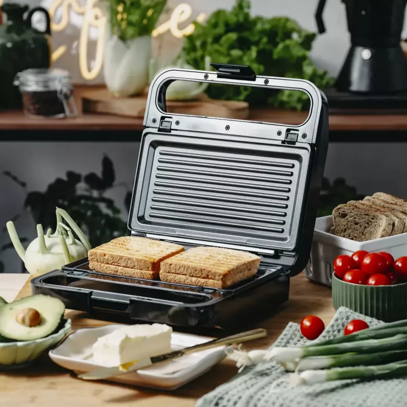 Sandwichmaker 2-in-1 Adler AD 3070b — 850 W, 2 Platten, schwarz