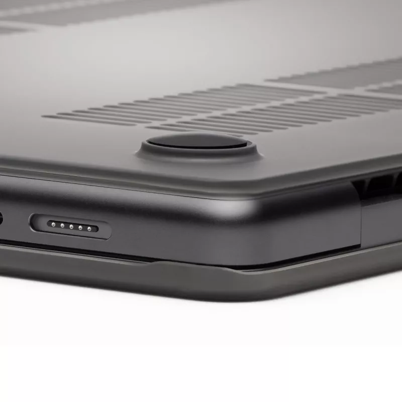 Hardshell-Hülle Zagg für MacBook Air 13 (M3/M2) – Smoke, passgenaue Schutzhülle