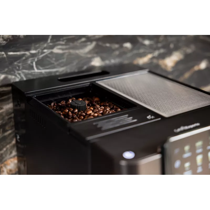 Beko CEG7304B CaffeExperto Kaffeevollautomat mit Dampfdüse, Espressomaschine, 2 l, Kaffeebohnen, Integriertes Mahlwerk, 1350 W, Schwarz, Silber