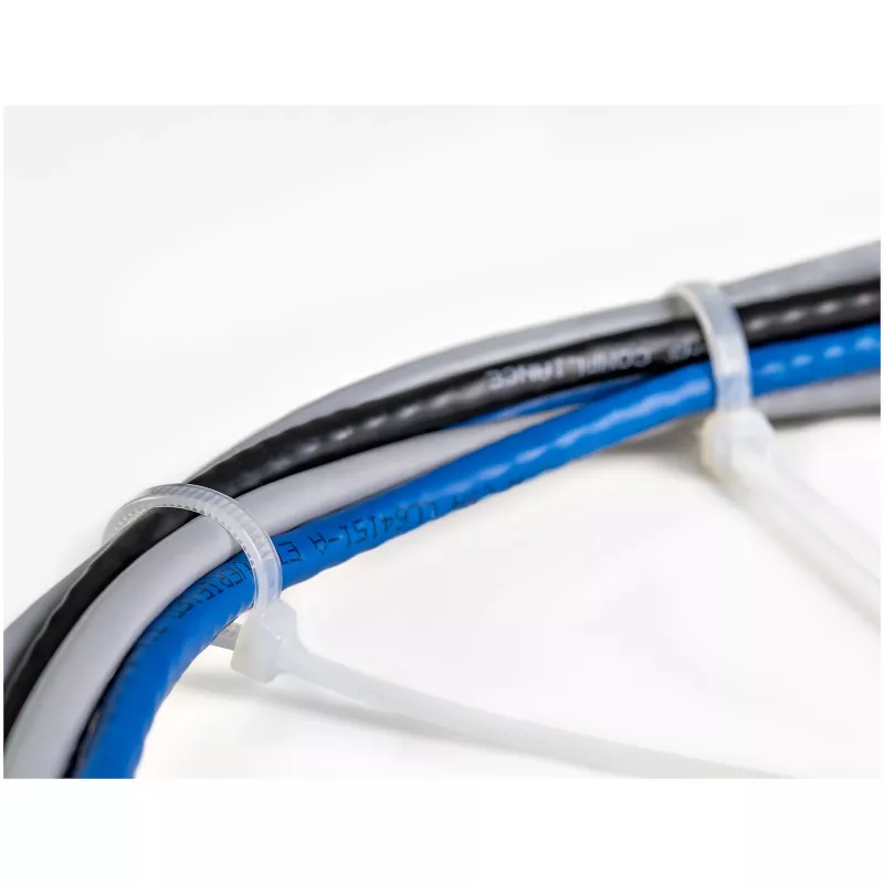 StarTech.com 20 cm Kabelbinder – 4 mm breit, 55 mm Bündeldurchmesser, 22 kg Zugfestigkeit, selbstsichernde Nylon-Kabelbinder mit gebogener Spitze – 94V-2/UL-gelistet, 100er-Pack – Weiß