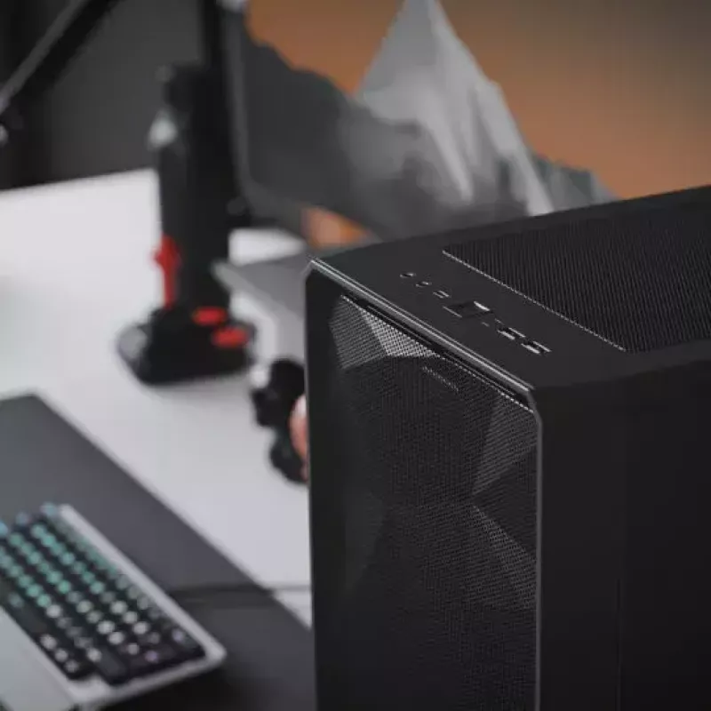 PC-Tower-Gehäuse Fractal Design Meshify 2 Compact — Weiß, unterstützt ATX-Netzteile, 2×140 mm vorne, 1×120 mm hinten, 2,5-Zoll-/3,5-Zoll-Laufwerke, 210×424×475 mm