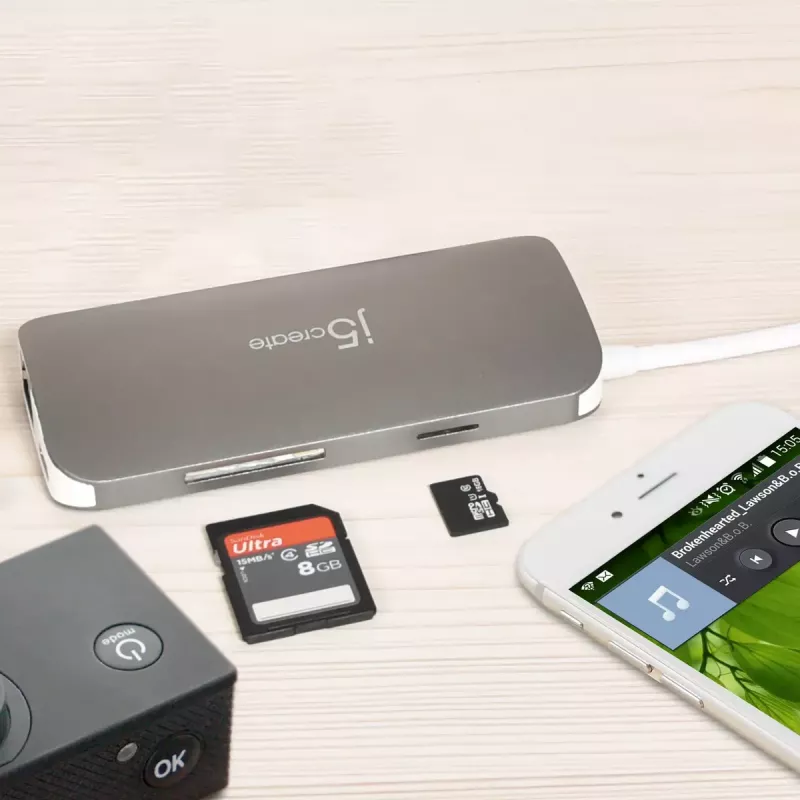 j5create JCD383 USB-C™ 9-in-1 Multi-Adapter, Silber und Weiß