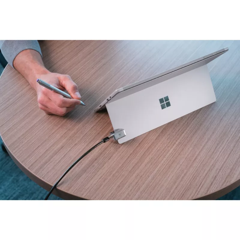 Kensington Schlüsselkabelschloss für Surface Pro und Surface Go, 1,8 m, Kensington, Schlüssel, Kohlenstoffstahl, Schwarz, Silber