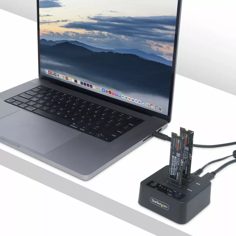 StarTech.com 1:1 M.2 NVMe Drive Duplicator, Standalone M.2 SSD Kloner/Kopierer bis zu 90 GB/min, USB 3.2 20 Gbit/s M.2 Dual-Bay Laufwerksdock, USB-C/A-Kabel im Lieferumfang