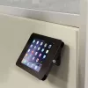 StarTech.com Sichere Tablet-Halterung - Schreibtisch- oder Wandmontage, Schwarz, 24,6 cm (9,7 Zoll), 9,7 Zoll iPad, Stahl, 1,3 cm, Schlüssel