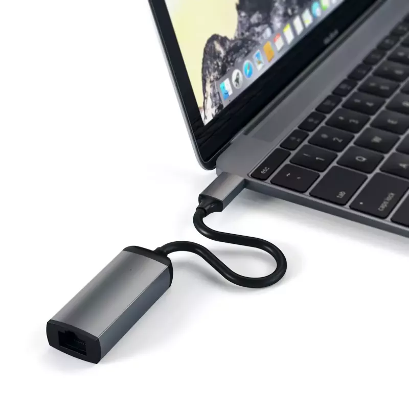Schnittstellenadapter Satechi ST-TCENM – grau, 23,1 × 62,9 × 13,9 mm, 1 Stück, kompatibel mit Windows/Chrome OS/macOS