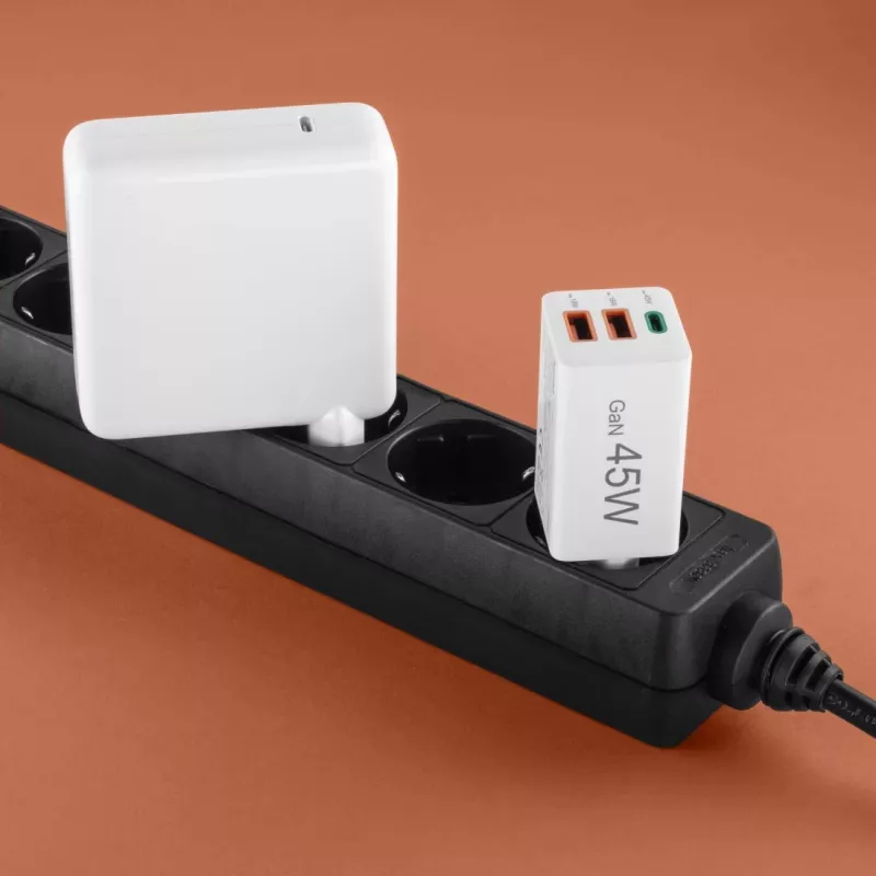 Hama 00201995 Ladegerät für Mobilgeräte Smartphone Weiß AC Schnellladung Innen, Außen