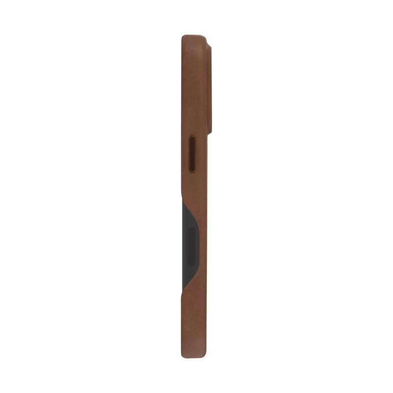 Die dbramante1928 Roskilde Hülle für iPhone 16 Pro in Dark Tan vereint zeitlose Eleganz mit moderner Funktionalität