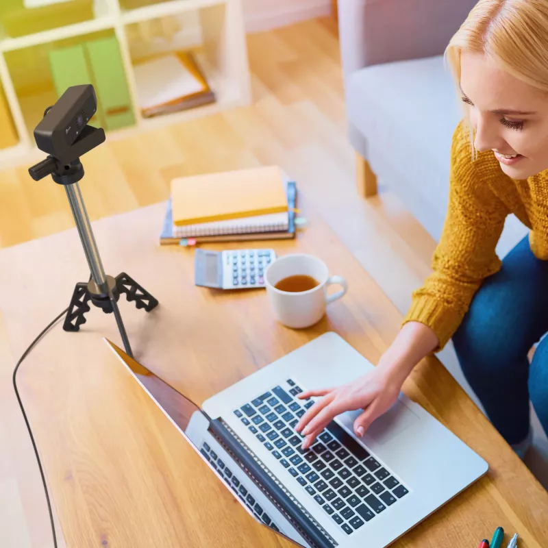 j5create JVCU100 USB™ HD-Webcam mit 360°-Rotation, 1080p Videoaufnahmeauflösung, Schwarz