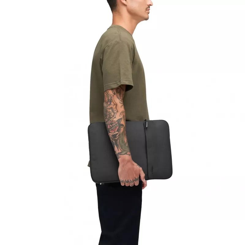 Incase Crosstown Sleeve mit Woolenex für 16-Zoll-Laptop