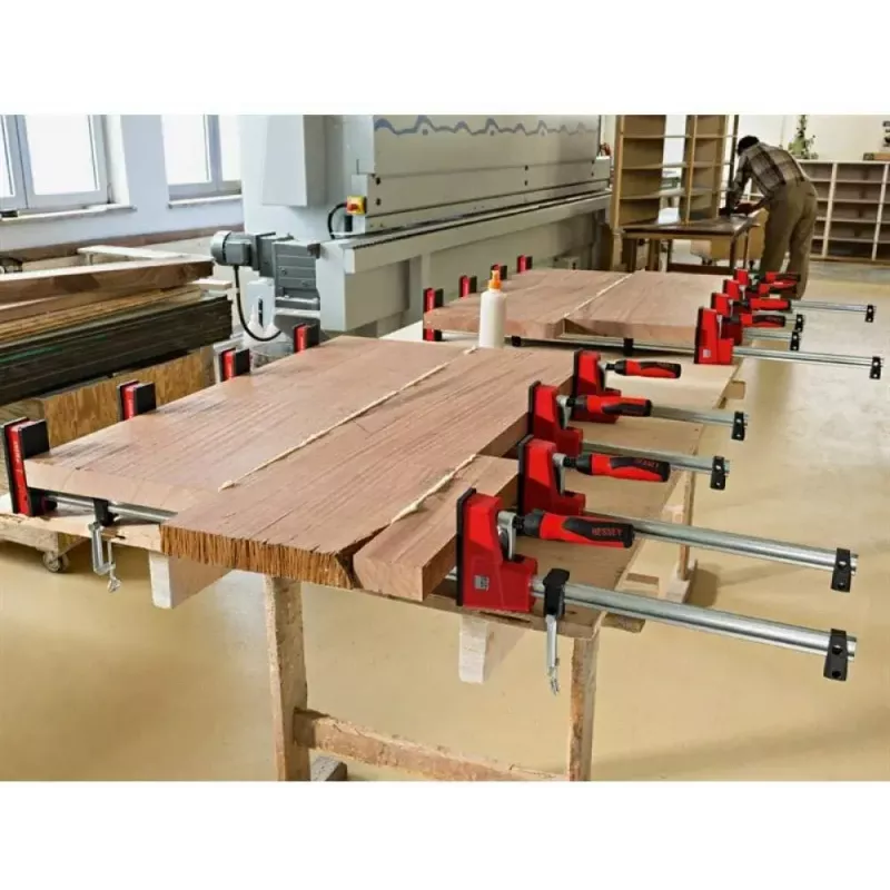 Bessey Korpuszwinge REVO KRE 1250/95 (Modell KRE125-2K) - verstellbare 1250 mm Schiene, 95 mm Ausladung