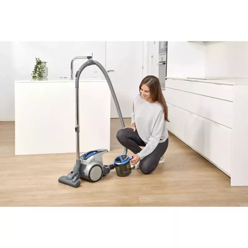 Zylinderstaubsauger Black & Decker BXVML700E — 700 W, 2 L Staubkapazität, Zyklonfilterung, EPA-Filter, Gummiräder